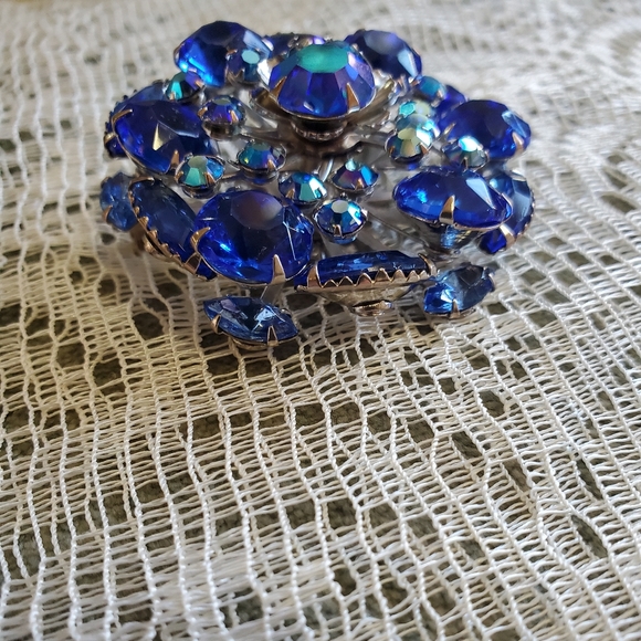 Vintage 1950s 3-D Blue Aurora Borealis Judy Lee Brooch - Picture 6 of 6